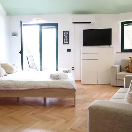 Emma Apartment *